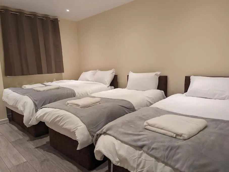 Newly Launched Two Bedroom House By Den Accommodation Short Lets & Serviced Accommodation With Garden Λονδίνο 0*,