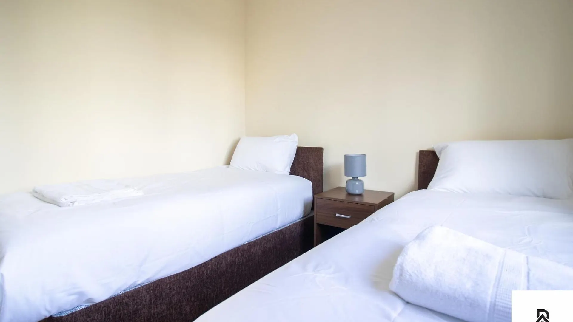 Holiday home Newly Launched Two Bedroom House By Den Accommodation Short Lets & Serviced Accommodation With Garden London