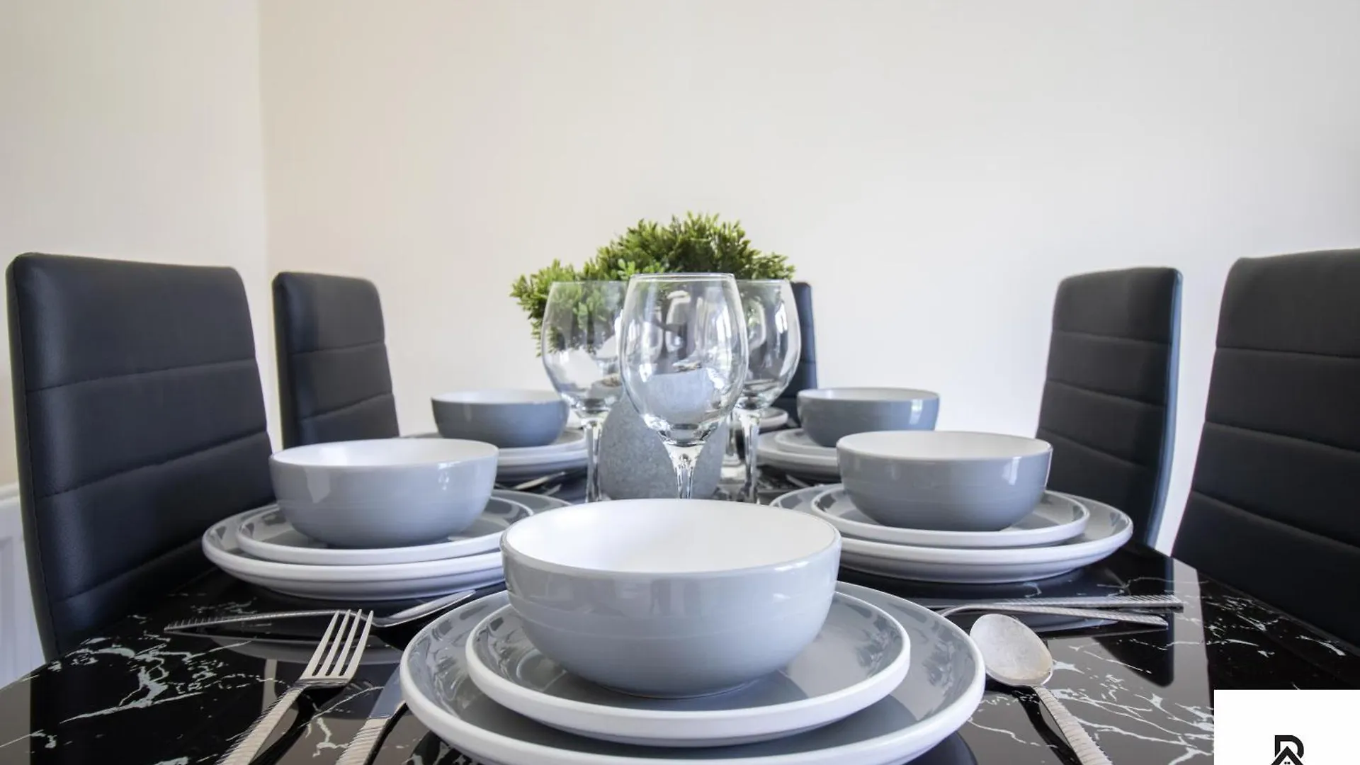 Newly Launched Two Bedroom House By Den Accommodation Short Lets & Serviced Accommodation With Garden London 0*,